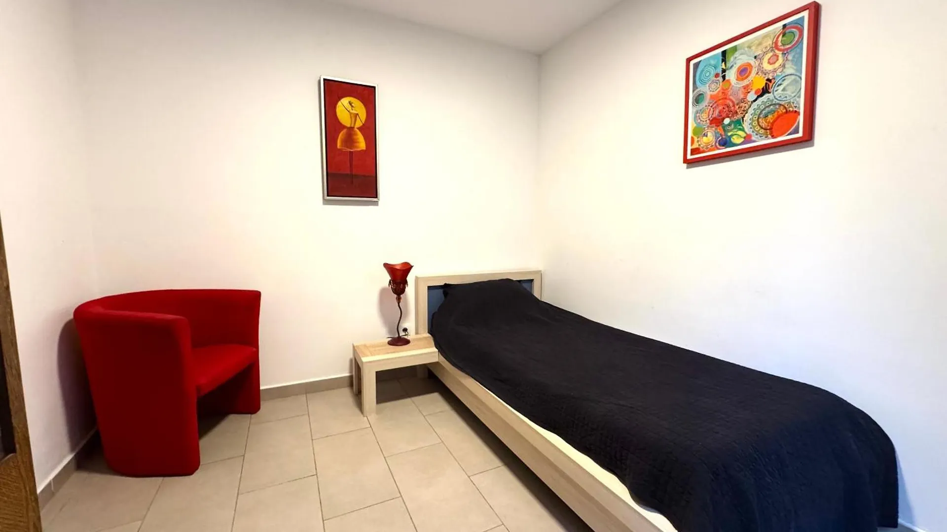 Apartment Studio Situe A Woluwe-Saint-Lambert Brussels Belgium